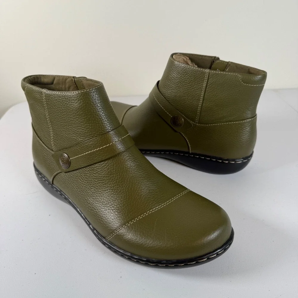 NWOT Clarks Collection Comfort‎ Ashland Pine Ankle Boots Booties 10 Leather